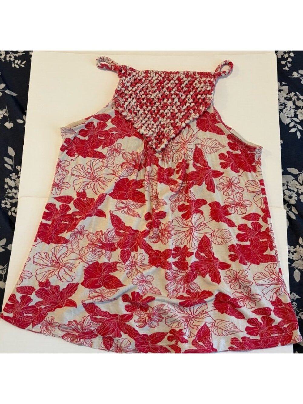Vintage Y2K Sleeveless Pink White Smocked Floral‎ Tunic Top Size: XS